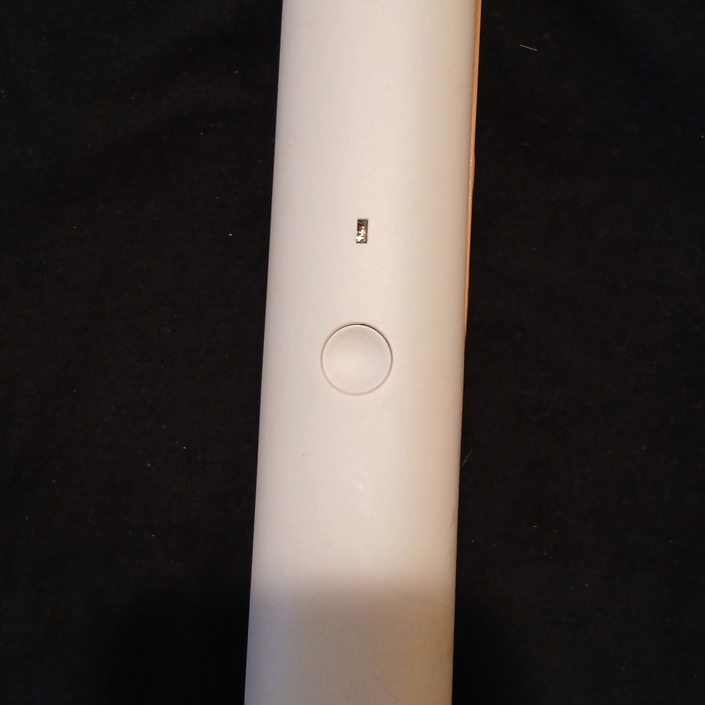 Pure Code White and Gold Device - Picture 3 of 3